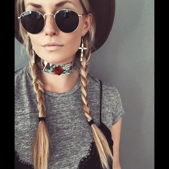 Cross Skulls Gothic Antique Silver Dangle Earrings - Picture 3 of 12